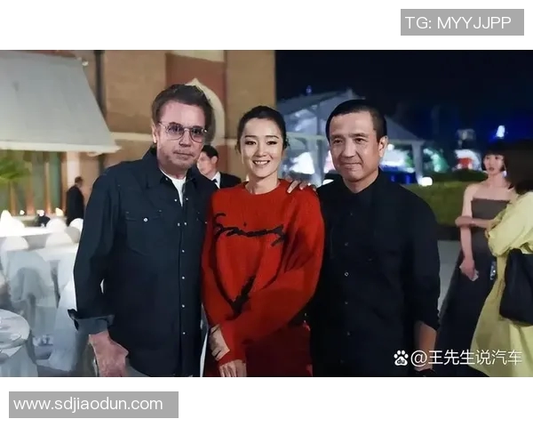 九个老婆的足球明星如何在爱情与事业之间找到平衡与幸福